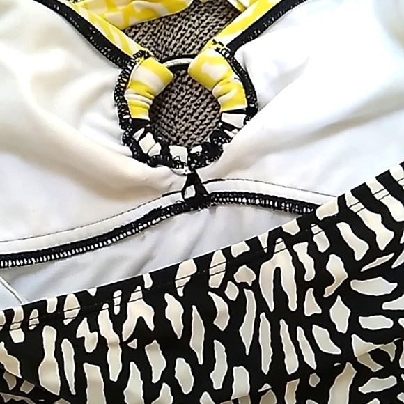 Sail Club Black/Yellow/White  Animal Print Tankini Top. Size Medium - Picture 10 of 10